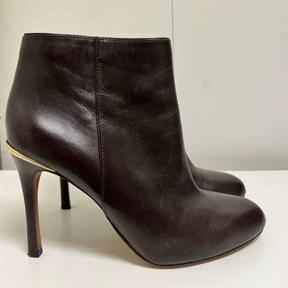 COACH  High Heel Brown Leather Ankle Boots, size 9 like new - Picture 1 of 5